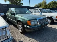 Gebraucht Mercedes E260 160 PS (117 kW) 1991 Grün Limousine