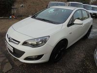 Gebraucht Opel Astra Selection 116 PS (85 kW) 2015 Weiß Limousine
