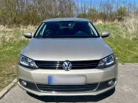 Gebraucht VW Jetta Life 122 PS (89 kW) 2014 Beige Limousine