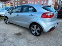Używany Kia Rio Edition 7 86 KM (63 kW) 2012 Srebrny Sedan/Limuzyna