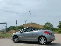 Gebraucht Peugeot 207 CC 114 PS (83 kW) 2011 Gold Cabrio