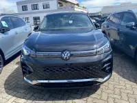 Neu VW Tiguan R-line 193 PS (141 kW) 2025 Grenadillschwarz metallic SUV