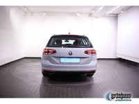 Gebraucht VW Passat Basis 150 PS (110 kW) 2022 Mondstein grau Kombi
