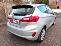 Gebraucht Ford Fiesta Cool & Connect 71 PS (52 kW) 2018 Silber Kleinwagen