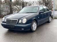 Gebraucht Mercedes E240 Classic 170 PS (125 kW) 1999 Blau Limousine
