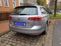 Gebraucht VW Passat 150 PS (110 kW) 2018 Silber Kombi