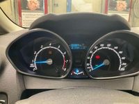 Gebraucht Ford Fiesta Trend 82 PS (60 kW) 2015 Grau Limousine