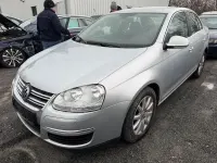 Gebraucht VW Jetta Comfortline 105 PS (77 kW) 2010 Silber Limousine