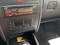 Second-hand Audi A3 101 CP (74 kW) 1999 Albastru Hatchback