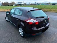 Gebraucht Renault Mégane 110 PS (80 kW) 2015 Braun Limousine