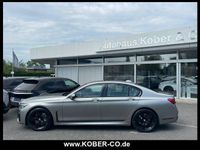 Gebraucht BMW 750 Shadowline 400 PS (294 kW) 2019 Silber/grau (metallic) Limousine
