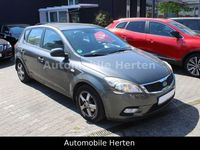 Usado Kia Ceed 105 HP (77 kW) 2011 Prateado Citadino