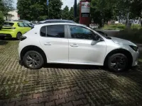 Gebraucht Peugeot e-208 Active 100 kW (136 PS) 2022 Weiß Kleinwagen