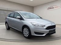 Gebraucht Ford Focus Trend 101 PS (74 kW) 2017 Silber Limousine