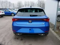 Neu Seat Leon FR 184 PS (135 kW) 2026 Saphir blau metallic Limousine