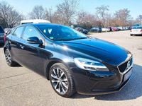 Gebraucht Volvo V40 Momentum 150 PS (110 kW) 2019 Schwarz Kombi