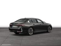 Gebraucht BMW 550e 489 PS (359 kW) 2025 Grau Limousine