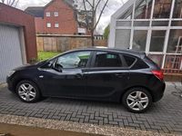 Gebraucht Opel Astra 140 PS (102 kW) 2012 Schwarz Limousine