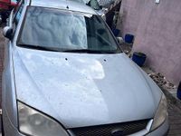 Gebraucht Ford Mondeo 115 PS (84 kW) 2001 Silber Limousine