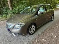 Gebraucht Mercedes B180 109 PS (80 kW) 2012 Braun Kleinwagen