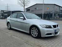 gebraucht BMW 318 i E90 M-Paket/PDC/Schiebedach/Navi/Tempomat