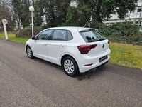 Gebraucht VW Polo Life 80 PS (58 kW) 2024 Pure white Kleinwagen