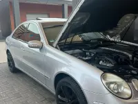 Gebraucht Mercedes E240 180 PS (132 kW) 2002 Silber Limousine