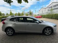 Gebraucht Volvo V40 120 PS (88 kW) 2015 Silber Limousine