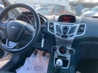 Gebraucht Ford Fiesta Titanium 82 PS (60 kW) 2012 Silber Kleinwagen