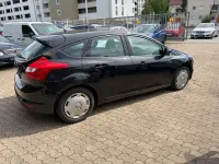 Gebraucht Ford Focus Trend 95 PS (69 kW) 2011 Schwarz Limousine