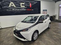 Gebraucht Toyota Aygo 69 PS (50 kW) 2015 Weiß Kleinwagen
