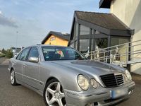 Second-hand Mercedes E280 204 CP (150 kW) 2000 Argintiu Berlinǎ