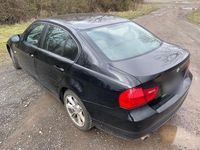 Gebraucht BMW 316 120 PS (88 kW) 2010 Schwarz Limousine