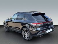 Gebraucht Porsche Macan 265 PS (194 kW) 2023 Tiefschwarzmetallic SUV
