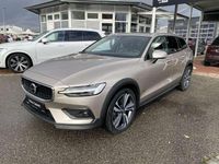 Gebraucht Volvo V60 CC Ultimate 197 PS (144 kW) 2023 Grau Kombi