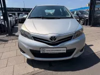 Gebraucht Toyota Yaris Life 99 PS (72 kW) 2012 Silber Kleinwagen