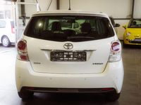 Gebraucht Toyota Verso Life 124 PS (91 kW) 2013 Weiß Van / Kleinbus