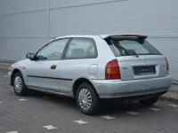 Gebraucht Mazda 323 88 PS (64 kW) 2000 Silber Kleinwagen