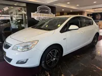 Gebraucht Opel Astra Selection 87 PS (63 kW) 2011 Weiß Limousine