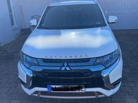 Gebraucht Mitsubishi Outlander P-HEV 224 PS (164 kW) 2018 Weiß SUV