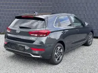 Neu Hyundai i30 116 PS (85 kW) 2026 Cypress green Limousine