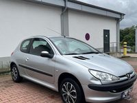 Gebraucht Peugeot 206 75 PS (55 kW) 2005 Silber Kleinwagen