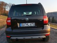 Gebraucht Skoda Yeti Active 105 PS (77 kW) 2011 Schwarz SUV