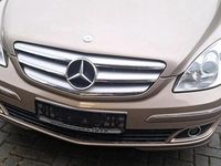 Gebraucht Mercedes B200 136 PS (100 kW) 2007 Gold Van / Kleinbus