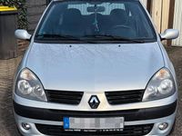 Gebraucht Renault Clio II 90 PS (66 kW) 2004 Silber Kleinwagen