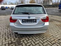Gebraucht BMW 320 Advantage 177 PS (130 kW) 2008 Titansilber metallic Kombi