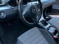 Second-hand VW Passat 160 CP (117 kW) 2011 Andere farben Coupe
