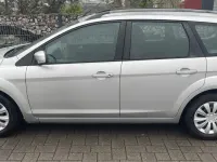 Gebraucht Ford Focus 101 PS (74 kW) 2010 Silber Kombi