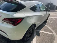Gebraucht Opel Astra GTC 140 PS (102 kW) 2012 Weiß Coupé