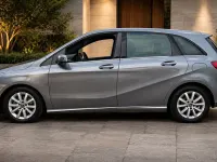 Gebraucht Mercedes B180 122 PS (89 kW) 2018 Grau Kleinwagen